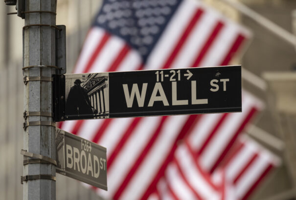 Trump vámelhalasztása esetleges piaci manipulációval kapcsolatos találgatásokat vált ki