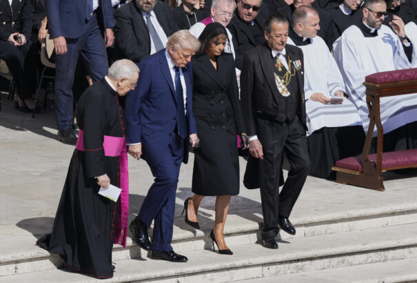 Trump amerikai pápát akar, állítja egy történész