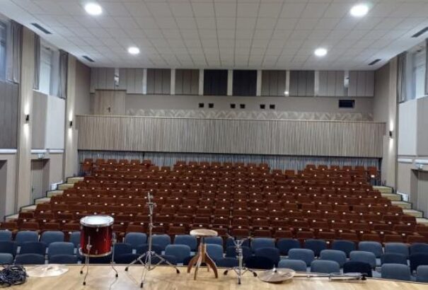 Feledben sikeresen felújították a multifunkciós épületet – Képekkel