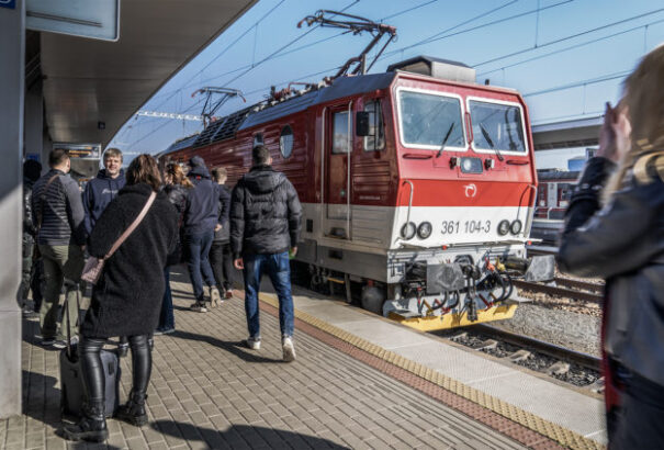 A ZSSK megerősíti járatai kapacitását a húsvéti ünnepek alatt