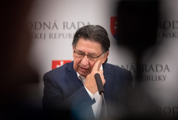 A rendőrség állítólag vádat emelt Ján Budaj ellen