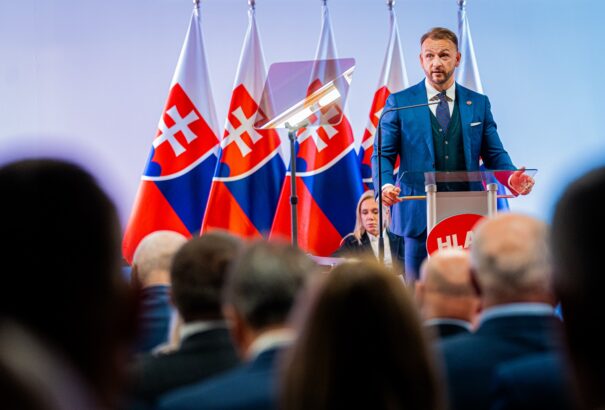 Šutaj Eštok átgondolná a parlamenten kívüli pártok állami támogatását, csökkentené a képviselők számát is