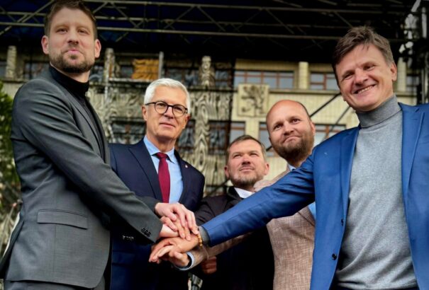 Az ellenzék nagyon szabadulna Matovičtól, már egy Demokrati-PS fúziót emlegetnek