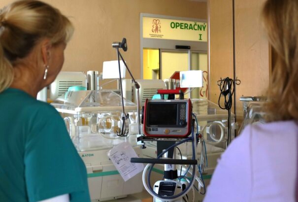 Új kórházakat építene a kormány, közben már most is 14 ezer nővér hiányzik az egészségügyből