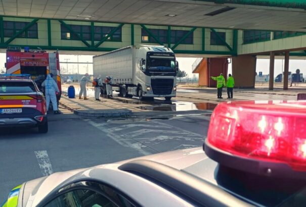 Szlovákia meghosszabbítja a határellenőrzéseket a magyar és osztrák határon