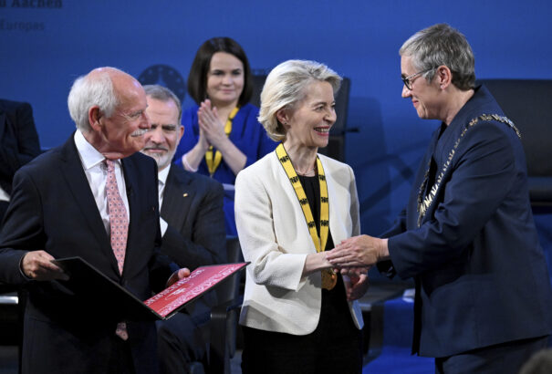 Nagy Károly-díjban részesült Ursula von der Leyen, „az európai szellem megtestesítője”