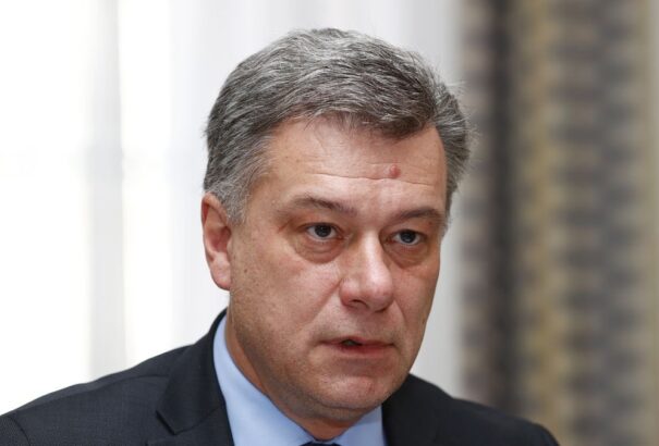 Belebukott a cseh igazságügyi miniszter a bitcoin-botrányába