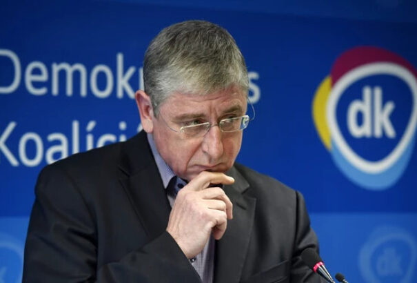 Gyurcsány visszavonul a politikai életből, véget ért a házassága is