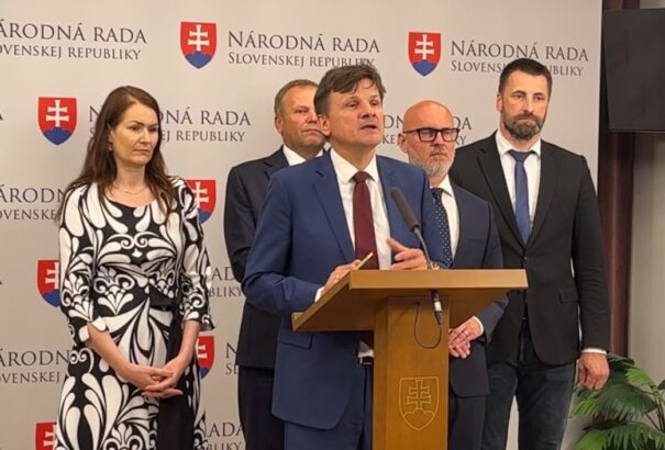 Az ellenzék rendkívüli parlamenti ülést kezdeményez az Agrárkifizető Ügynökség ügyében