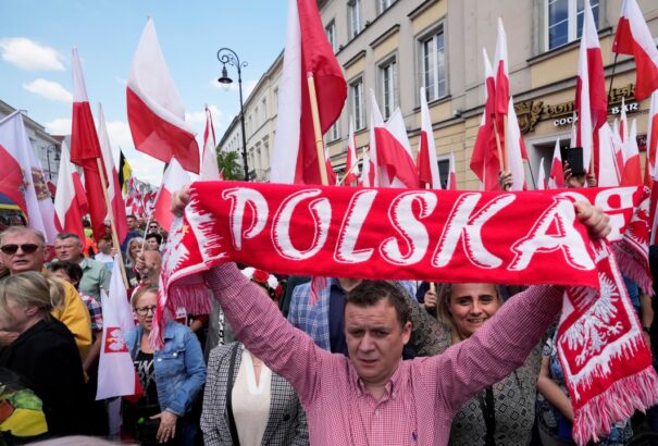 Ma van a lengyel elnökválasztási kampány utolsó napja. Vasárnap jön a nagy csata