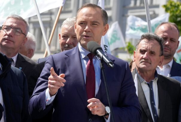 Felmérés: Nawrocki szűkösen, de vezet a lengyel elnökválasztás második fordulója előtt