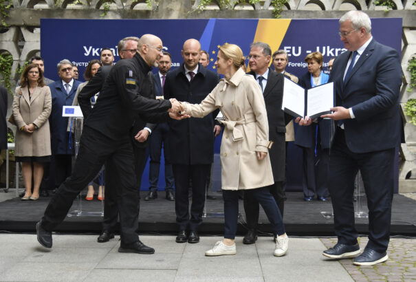 Az Európai Unió vezetői éles kritikát fogalmaztak meg Robert Fico moszkvai látogatása miatt