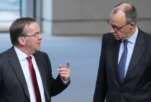 Boris Pistorius marad a német védelmi miniszter