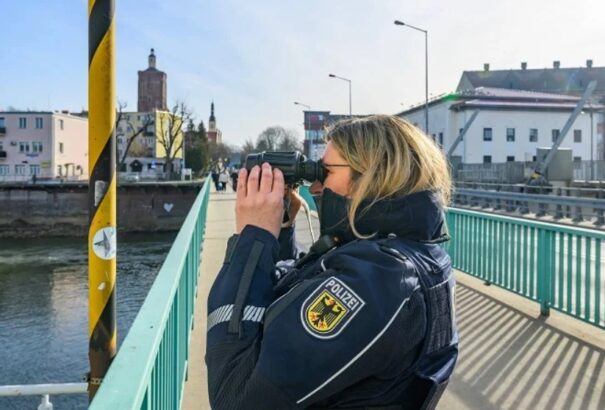 Lengyelország: A „múlt emlékeit” idézi Németország szigorú új határpolitikája