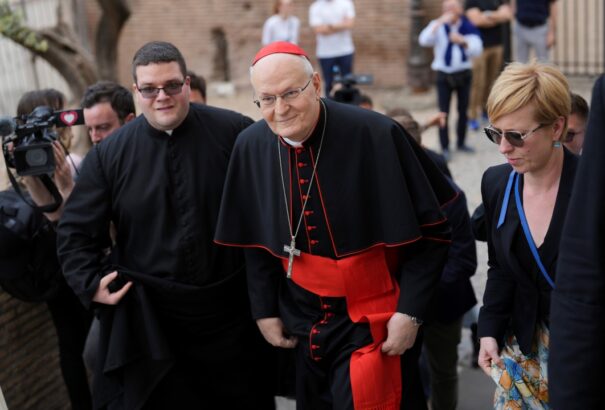 Erdő Péter: az új pápának és az egyháznak drámai időszakban kell küldetését teljesítenie