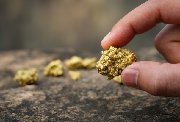 Aranykincs a föld alatt: 150 tonna aranyra bukkantak egy francia farmon