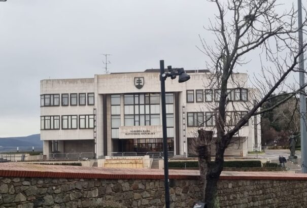 Átalakuló többség, jön a kormányváltás? – 6 pontban a szlovákiai felmérésekről