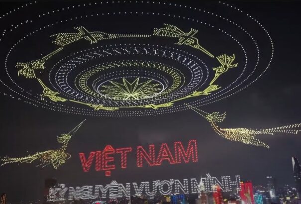 Guinness-rekord: 10 518 drón repült egyszerre Vietnám felett (Videóval)