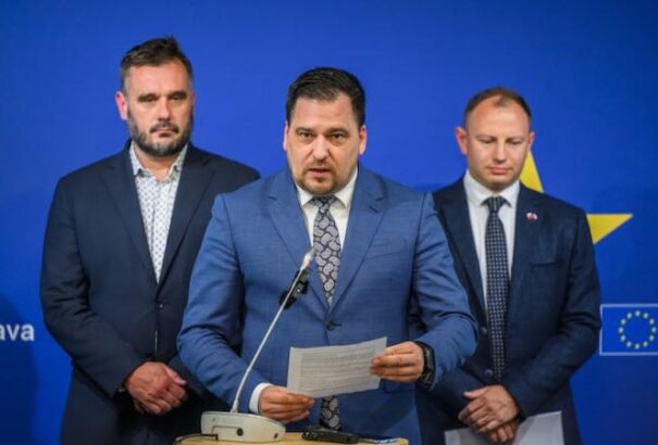 Halálos fenyegetéseket kapott a tényfeltáró EP-képviselő Szlovákiában – súlyos vádak az uniós pénzek ügyében