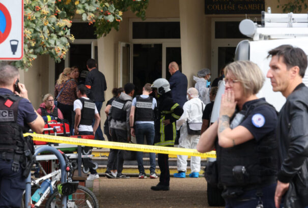 Halálra késelt egy tanuló egy oktatási asszisztenst egy francia iskolában