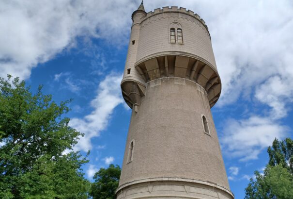 Komárom híres jelképe, a Víztorony ismét a városé – Képekkel