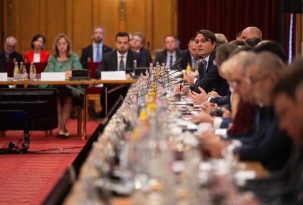 Vajon milyen kormány alakulna, ha bejutna a Magyar Szövetség a parlamentbe?