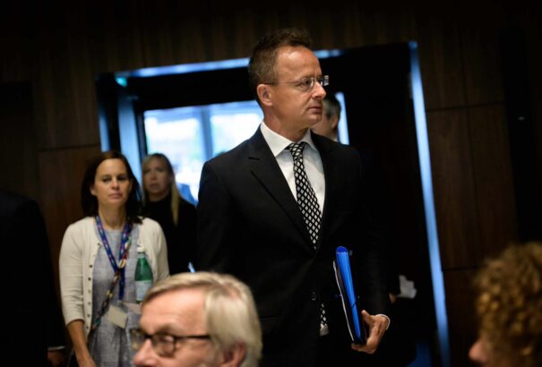 „Brüsszel lefeküdt Kijevnek” – Szijjártó élesen bírálta a „von der Leyen–Zelenszkij tervet”