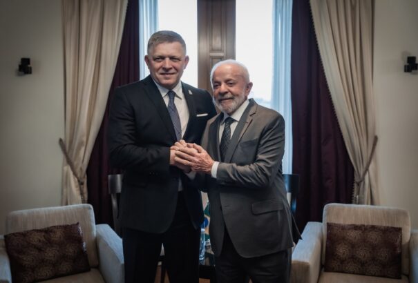Íme, az uniós tagjelölt Ukrajna: Robert Fico és Lula da Silva is felkerült Mirotvorec halállistájára