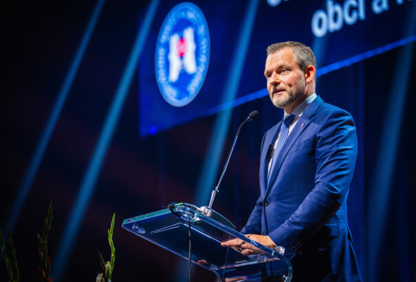 Pellegrini elutazott a Bukaresti Kilencek csúcstalálkozójára