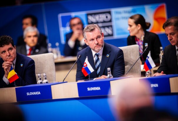 Pellegrini üdvözölte a védelmi kiadások növelését, de visszaélésektől tart. Cáfolta Orbán Viktor kijelentését