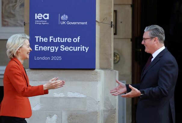 Kínos és beszédes: A brit kormány nagy tételben vásárolja az orosz LNG-t