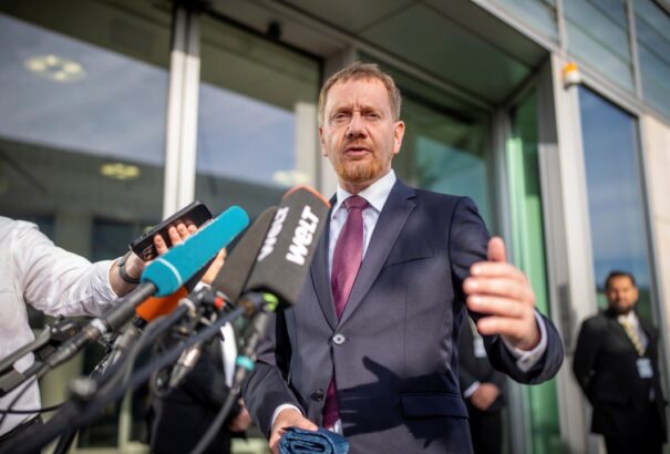 A szászországi miniszterelnök belengette a Dexitet