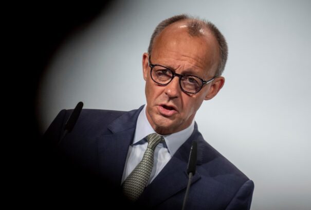 Merz: A határon való menedékkérő-visszautasítás a közbiztonság záloga