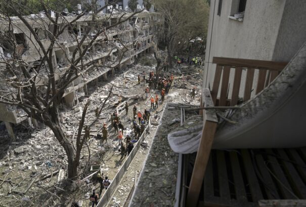 Irán megtámadta a tel-avivi repteret – új szintre lépett a háború a Közel-Keleten