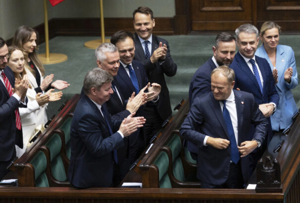 Tusk kormánya bizalmat kapott a lengyel parlamentben