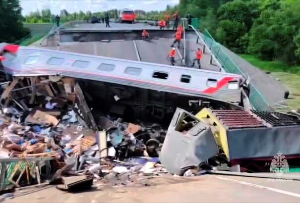 Vasúti katasztrófa Brjanszkban: az oroszok szabotázsakciót emlegetnek (videókkal)