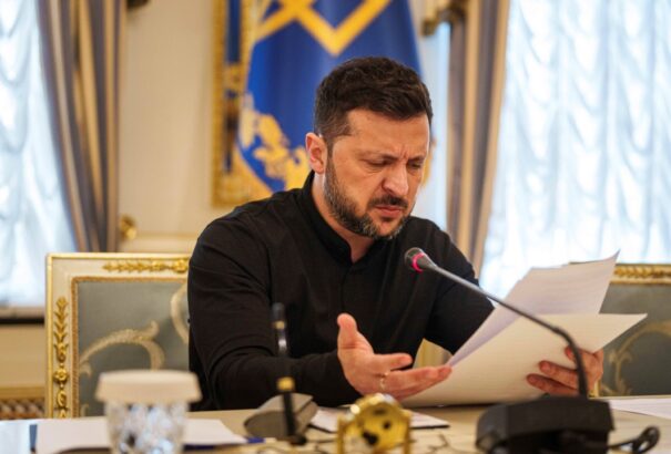 Zelenszkij: Ukrajna havonta 27 ezer katonát tud mozgósítani, Oroszország 40-50 ezret