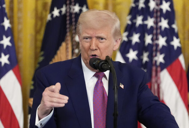 Trump azt állítja, hogy 60 napos ultimátumot adott Iránnak: Teheránnak második esélye van