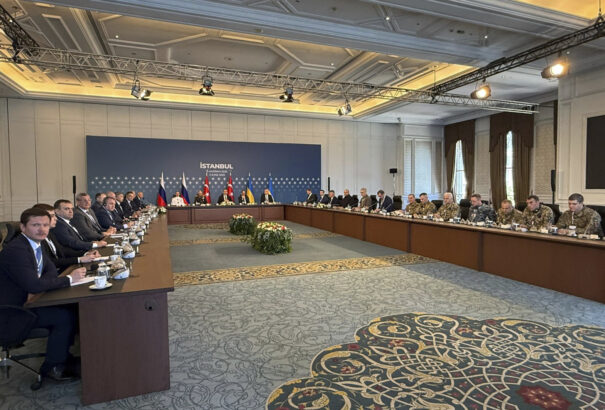 Isztambulban újraindultak az orosz–ukrán béketárgyalások – a tét a tűzszünet és a hadifoglyok cseréje