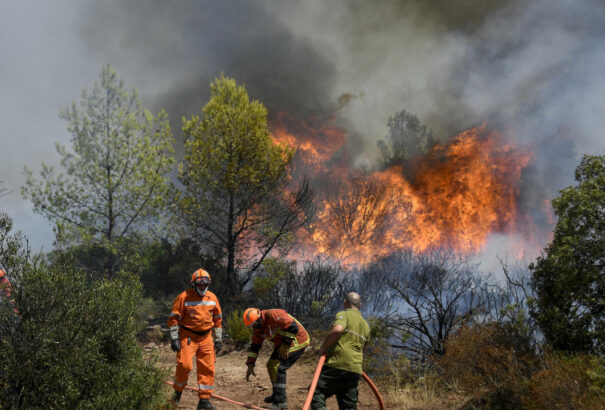 Franciaország déli részén is erdőtüzek tombolnak