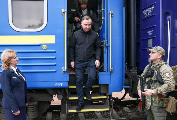 Váratlanul Kijevbe látogatott Andrzej Duda lengyel elnök