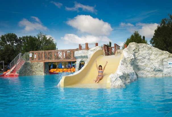 Agyevő amőba – A párkányi fürdő igazgatója szerint a 11 éves fiú nem náluk fertőződött meg