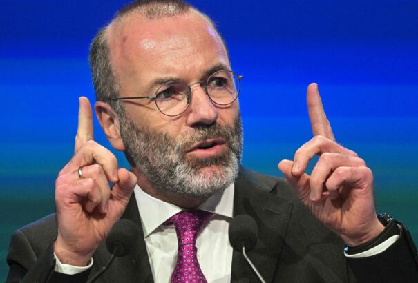 Manfred Weber: „Elegem van Orbán Viktorból”