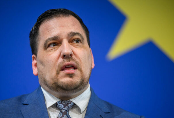 Zdechovský: Az uniós forrásokat ellenőrző EP-képviselőket megfélemlítették és megfigyelték Szlovákiában