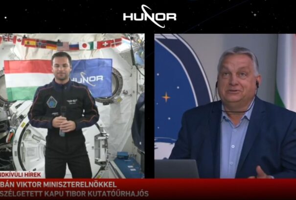Orbán Viktor a nemzetközi űrállomás magyar űrhajósával, Kapu Tiborral beszélgetett