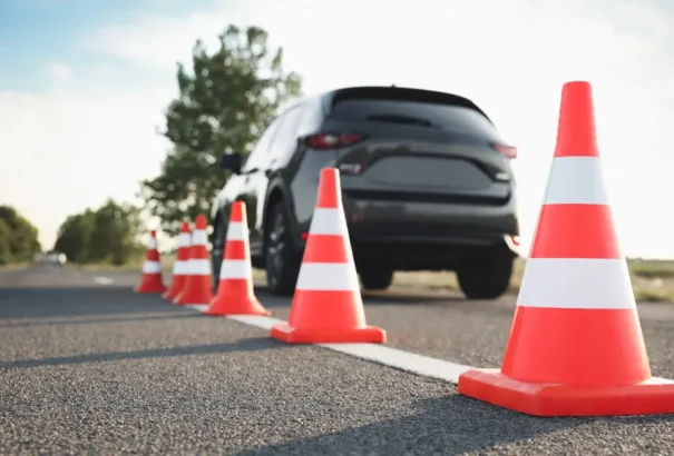 Változásokon mehet keresztül az autósiskolai oktatás. Mutatjuk, mit javasol a belügyminisztérium
