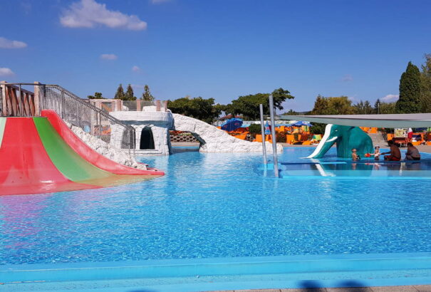 Ami a víz alatt rejlik – Tragédia és bizonytalanság a vadasi fürdő körül