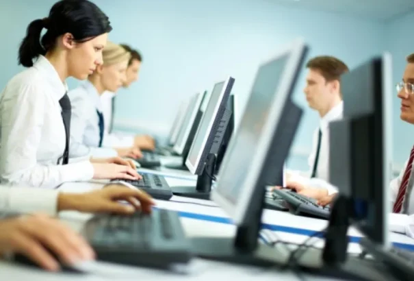 Az informatika szakos végzősök várják a legmagasabb fizetést