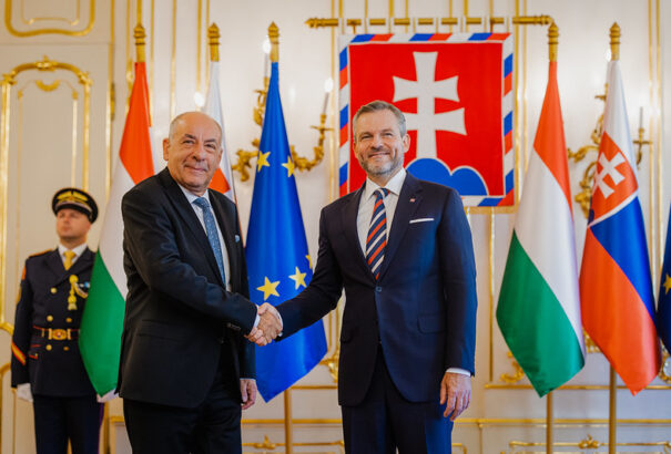 Pellegrini Sulyok Tamást fogadta Pozsonyban: Szeretném, hogy a Szlovákiában élő magyarok büszkén tekintsék hazájuknak és otthonuknak országunkat