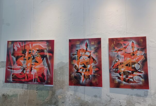 Nagy Judit festő, zománcművész alkotásait láthatjuk a komáromi Limes Galériában